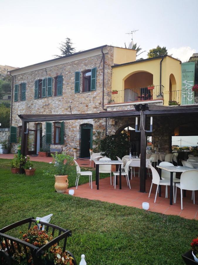 Villa Govi Diano Castello Exterior photo
