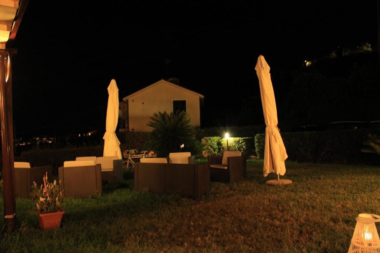 Villa Govi Diano Castello Exterior photo